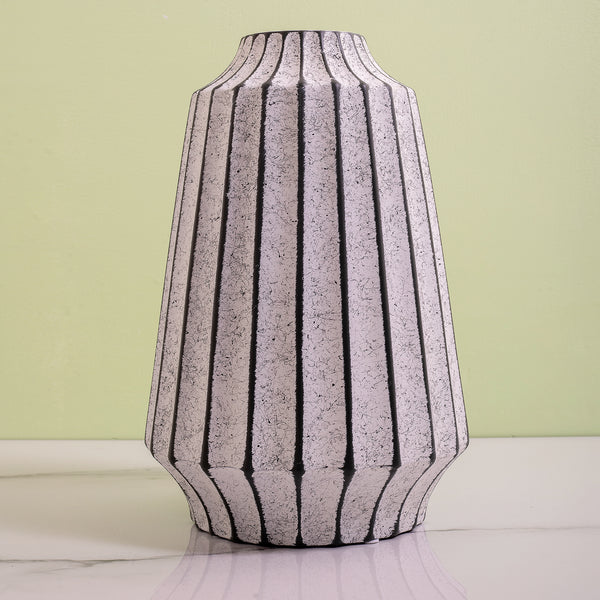 Elegantly Designed White And Green Bellissimo Vase (Big)